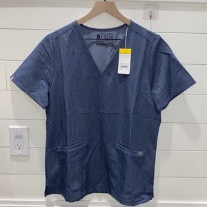 Figs scrub top